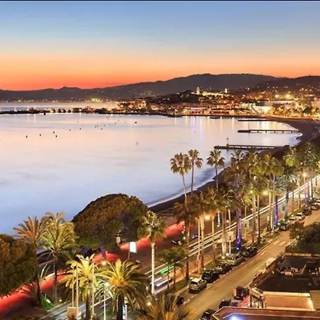 T2 Confort & Parking Prive Cannes Centre 4 Pers Διαμέρισμα *