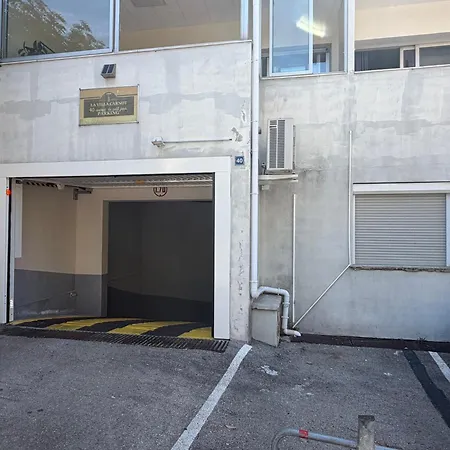 T2 Climatisé, Avec Parking à Appartement