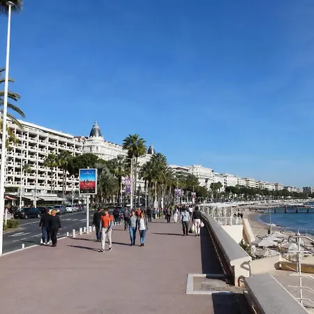 T2 Climatisé, Avec Parking à Cannes