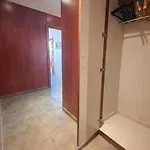 Apartment T2 Climatise, Avec Parking A *